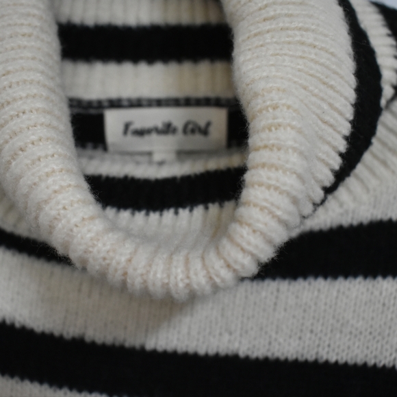 NEW Turtleneck Cowl Neck Stripe Knit Top Black Cream LARGE & Oversized - Picture 8 of 8
